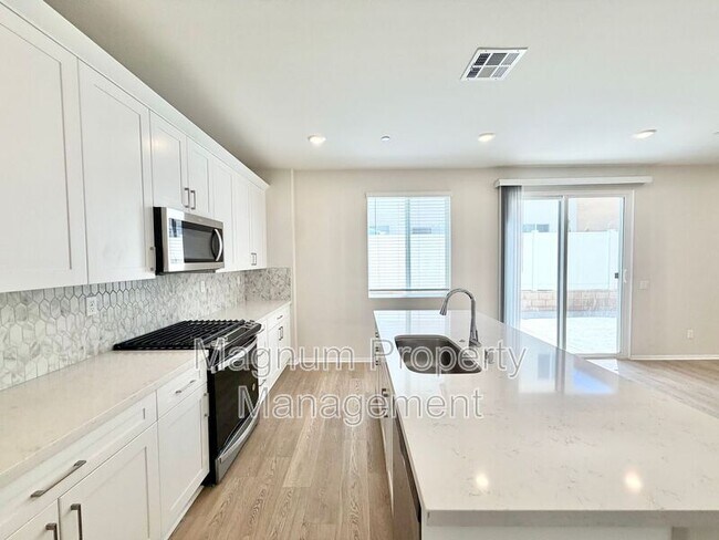 Building Photo - 36330 Albus Ave