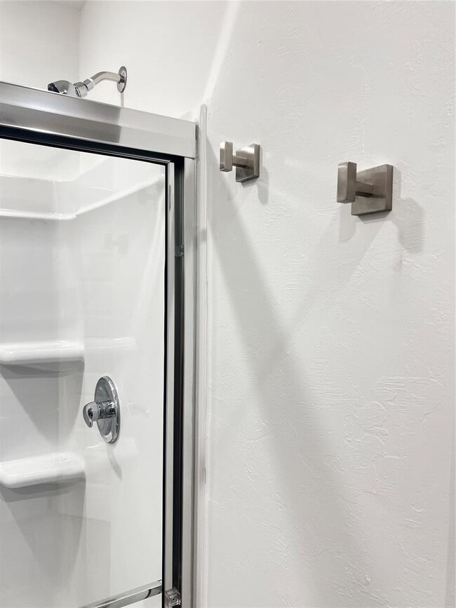 Building Photo - 3433 Little Creek Dr