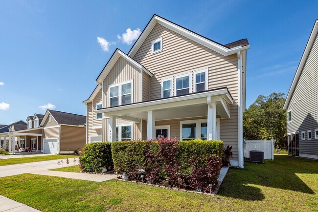 Building Photo - 4 Bedroom, 3.5 Bathroom Home in Summers Co...