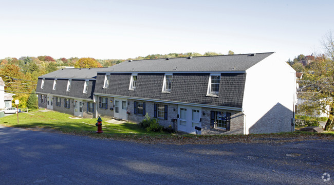 Primary Photo - West Water Street Townhouses