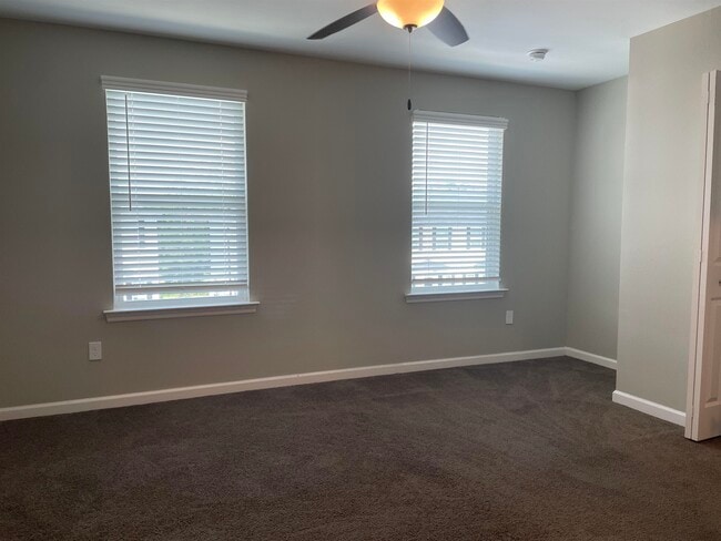 Building Photo - 2253 Del Carmel Way