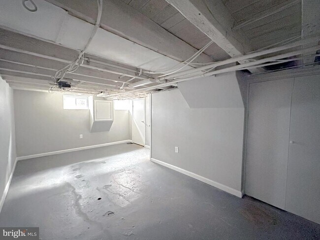 Building Photo - 1718 N Lambert St