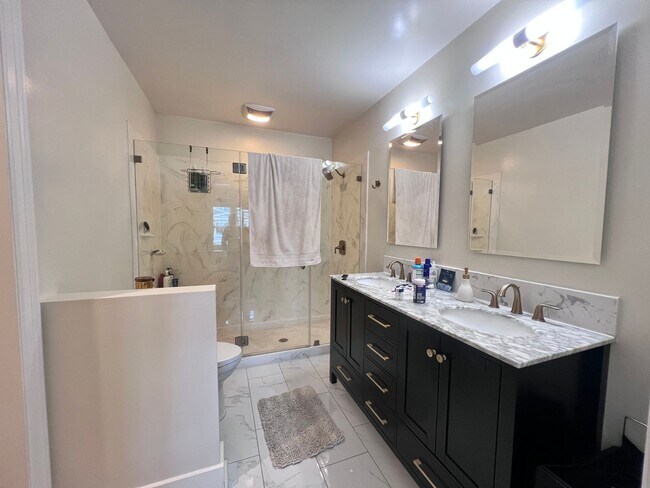 Building Photo - $500 MOVE IN SPECIAL!!! Fully Updated Home in San Leandro Available for Rent!!