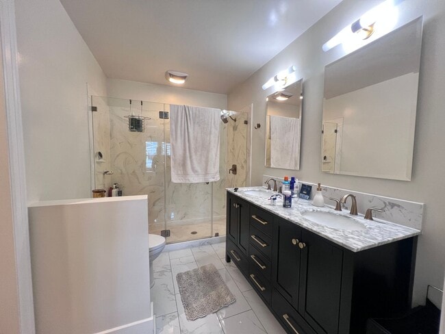 Building Photo - Fully Updated Home in San Leandro Available for Rent!!