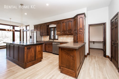 Building Photo - Large 1.5 Story luxury home on 2.5 acres  ...