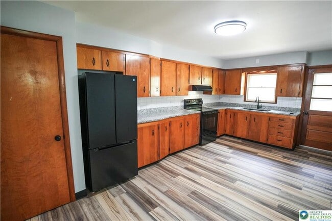 Building Photo - 775 Edgemont Ave