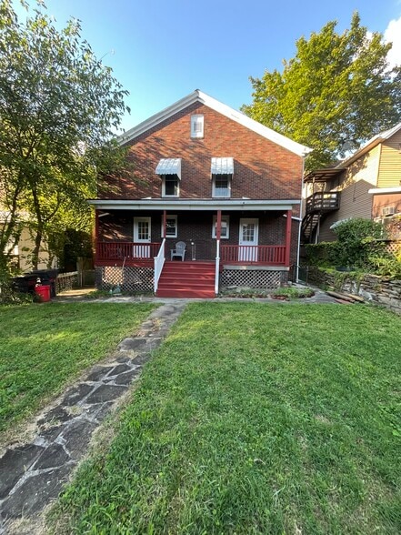 Building Photo - 802 Gaskill Ave