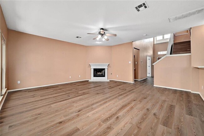 Building Photo - 2049 Rachel Ln