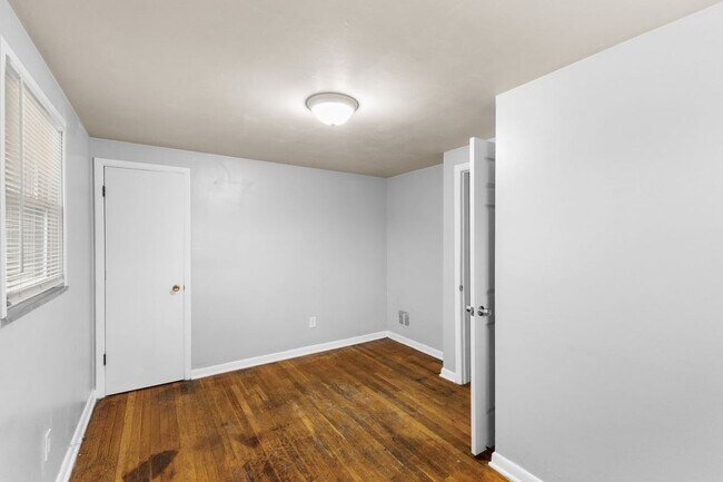 Building Photo - 384-386 South Napoleon Avenue - 386 S. Napoleon Avenue