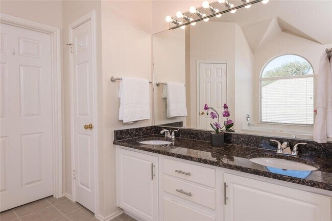 Building Photo - 2103 Kimra Ln