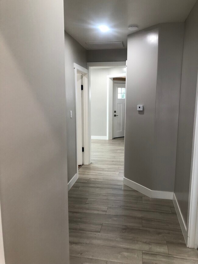 Building Photo - 3956 Olmsted Ave