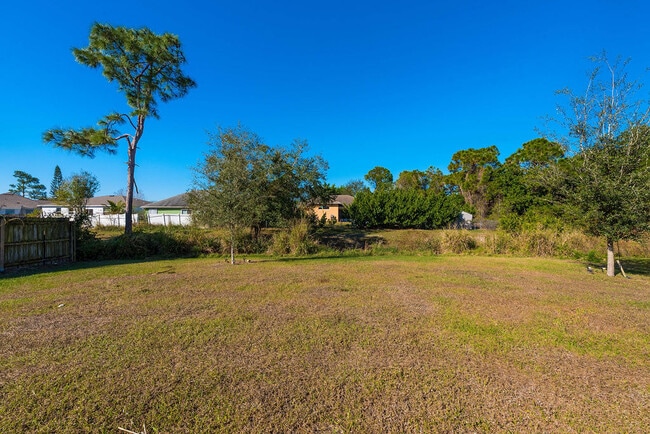 Building Photo - 3202 SW Martin St