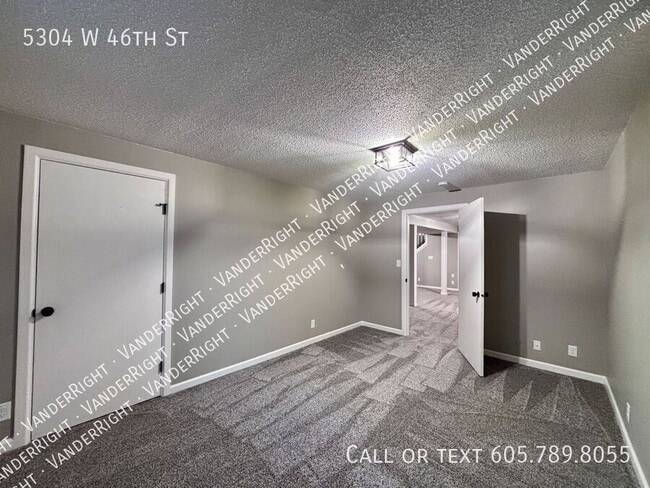 Building Photo - 5304 W 46th St