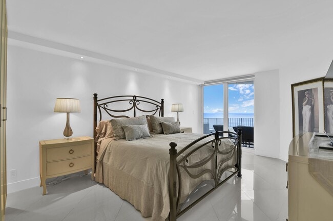Building Photo - 550 S Ocean Blvd