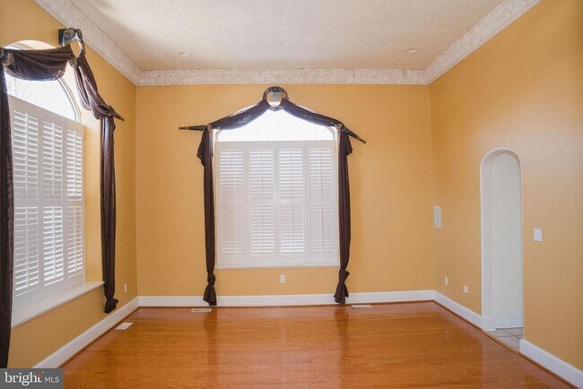 Building Photo - 6902 Tower of London Dr