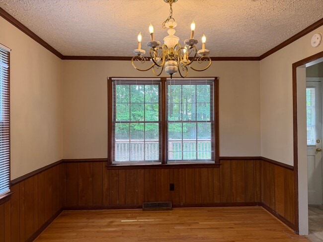 Building Photo - 64 Maybrook Dr