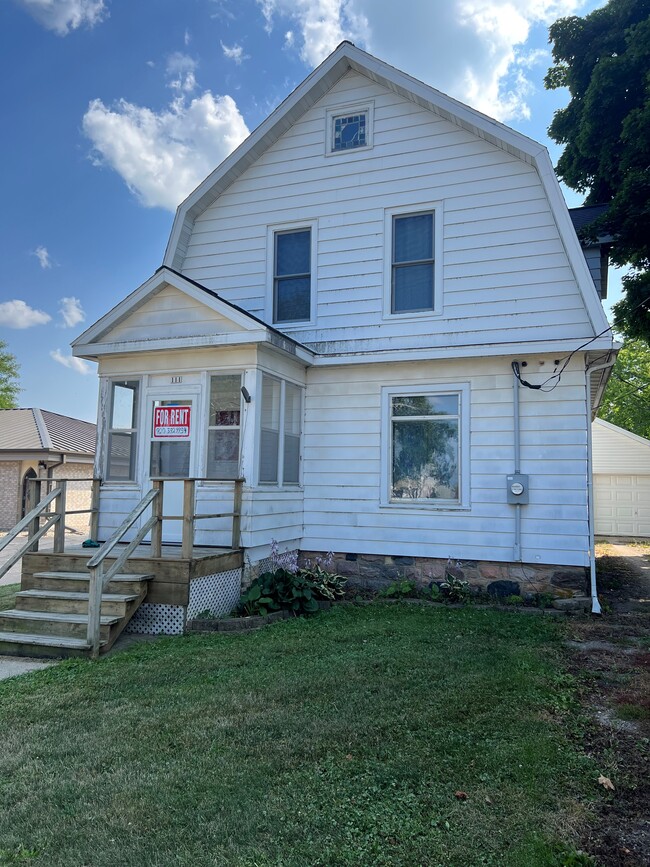 Building Photo - 111 Farnham St