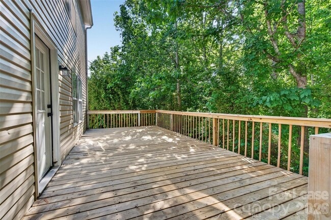 Building Photo - 458 Settlers Ridge Dr