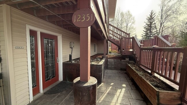 Building Photo - Country living on the Hillside of Anchorage!  (2) Bed, (1) Bath furnished unit!