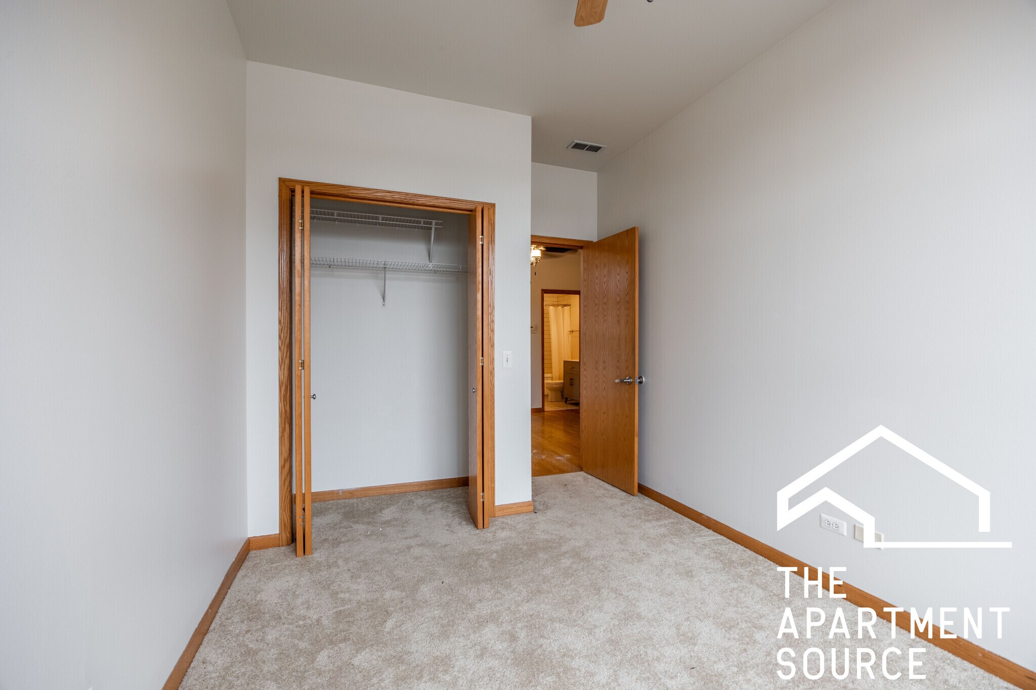 Building Photo - 515 N Racine Ave