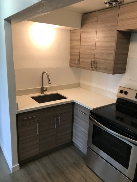 Building Photo - 4746 22nd Ave NE