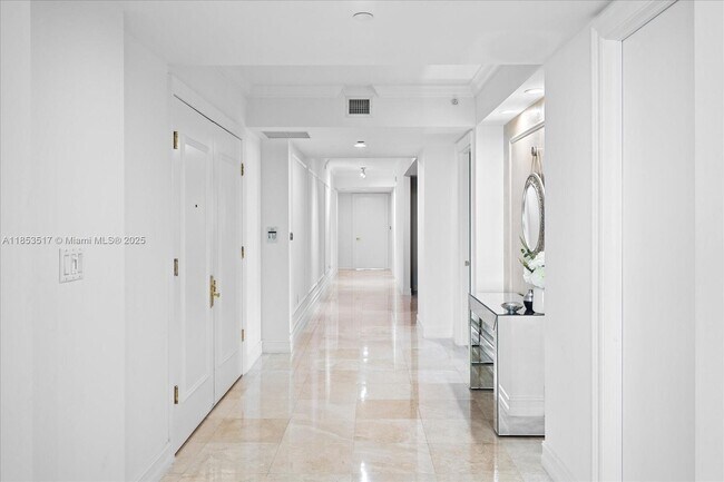 Building Photo - 20201 E Country Club Dr