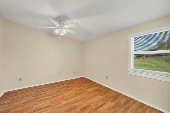 Building Photo - 5439 Kenwood Dr