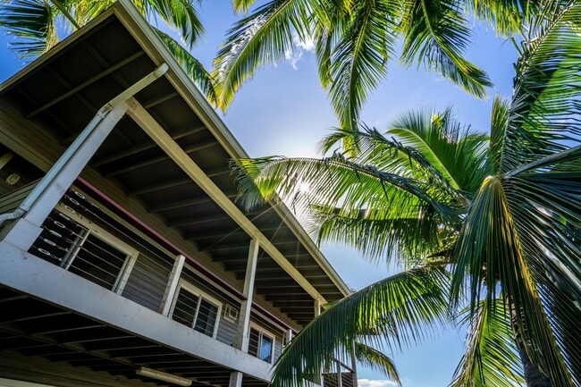 Building Photo - Beautifully Appointed Fully Furnished 4 bedroom/3 bathroom Kuau BayView House w/ Ocean views
