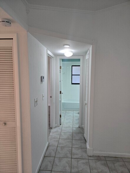 Building Photo - 2135 Golfside Village Dr