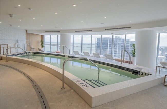 Building Photo - 300 Biscayne Blvd Way