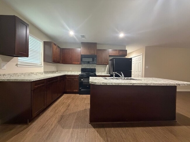 Building Photo - New Home! 4/2!