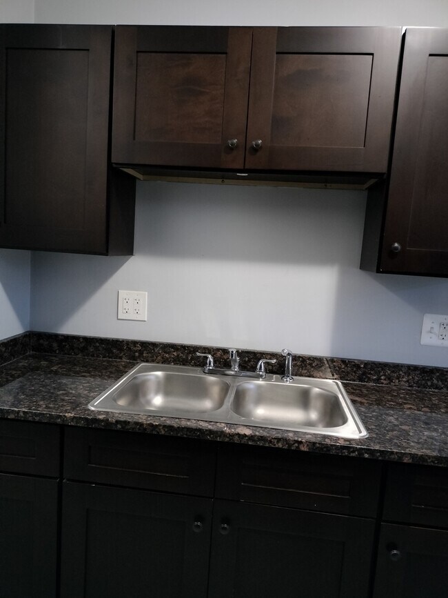 Building Photo - 6601 S Bishop St