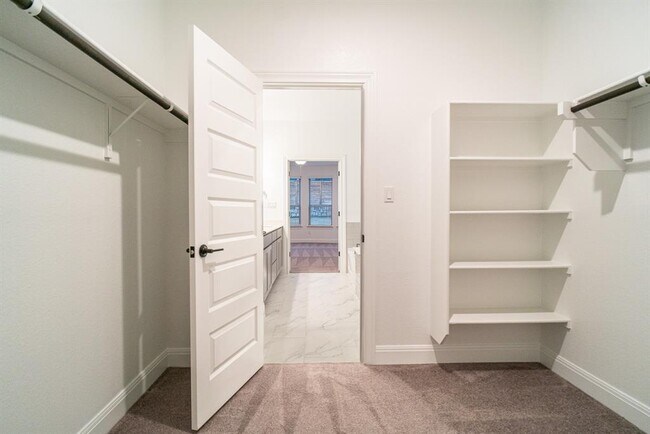 Building Photo - 3501 Jaulan St