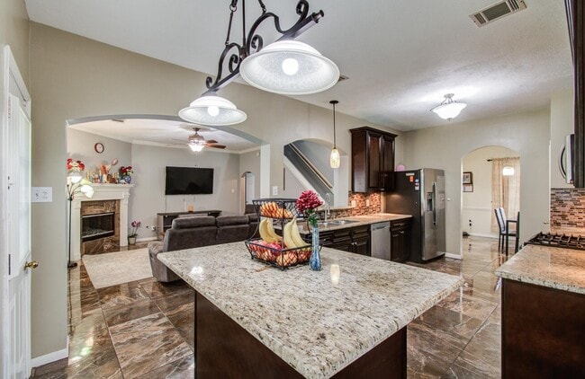 Building Photo - 3203 Blaesser Dr