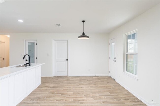 Building Photo - 3602 Ida Dr