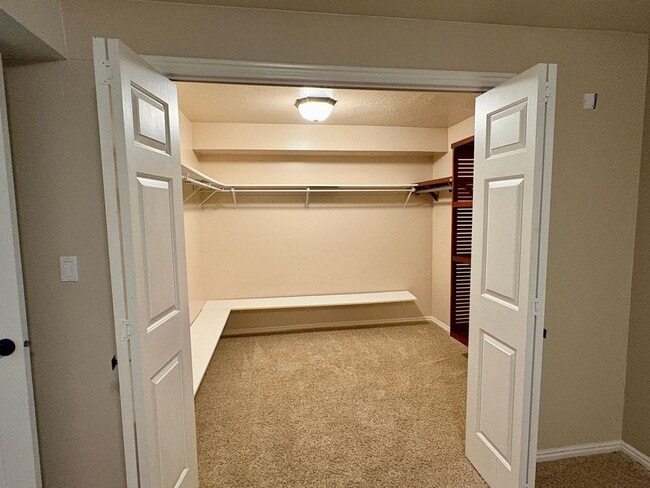 Building Photo - 1453 E Vintry Cir