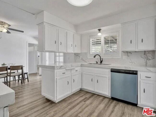 Building Photo - 28040 Ermine Pl