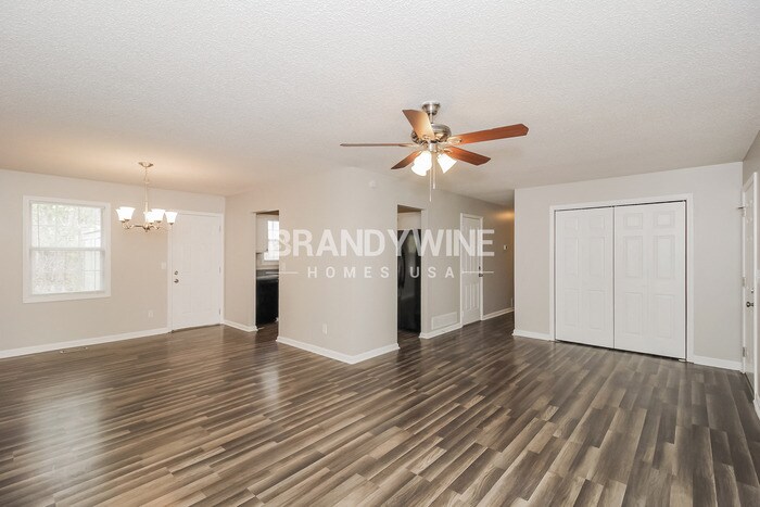 Building Photo - 230 Brookside Dr