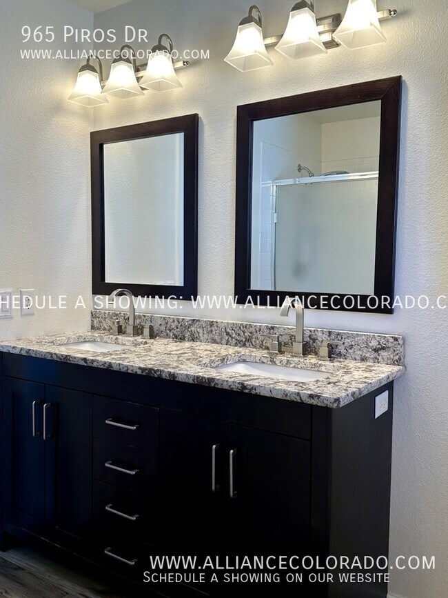 Building Photo - 965 Piros Dr