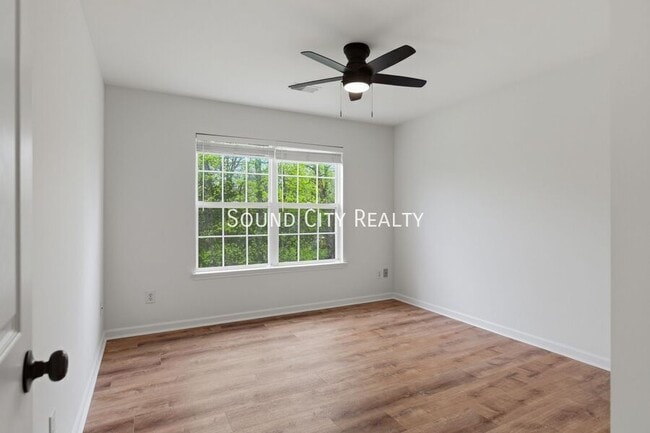 Building Photo - 5112 Bay Overlook Dr