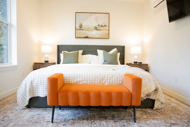 Building Photo - 3922 I St