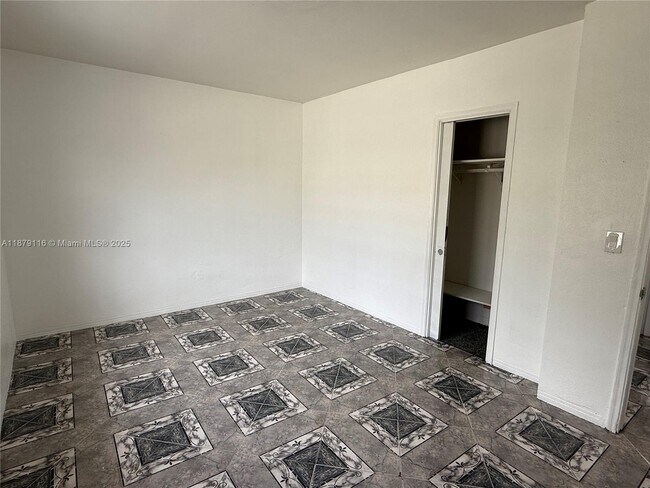 Building Photo - 1511 NW 45th St