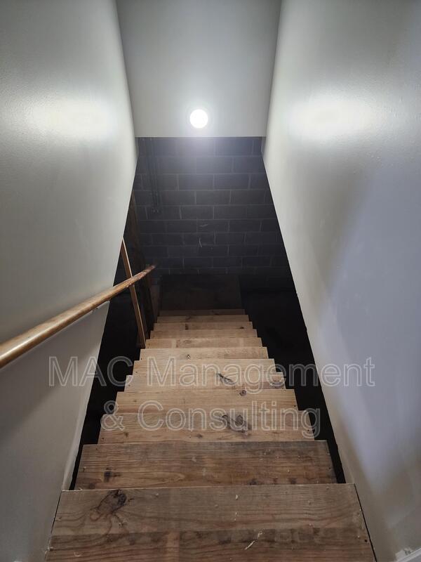 Building Photo - 143 W Gate Dr