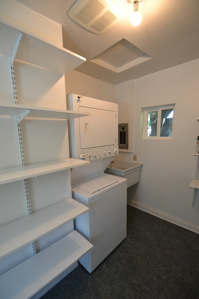 Building Photo - 13702 Densmore Ave N