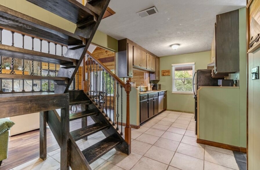 Building Photo - 3626 Pittman Center Rd