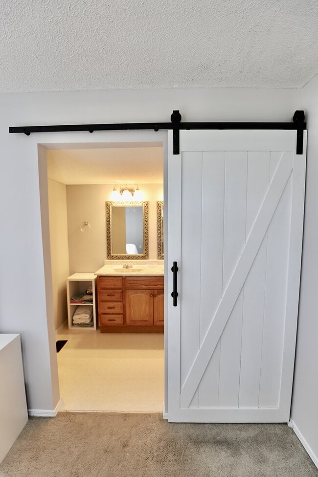 Building Photo - 1910 Lybrand St