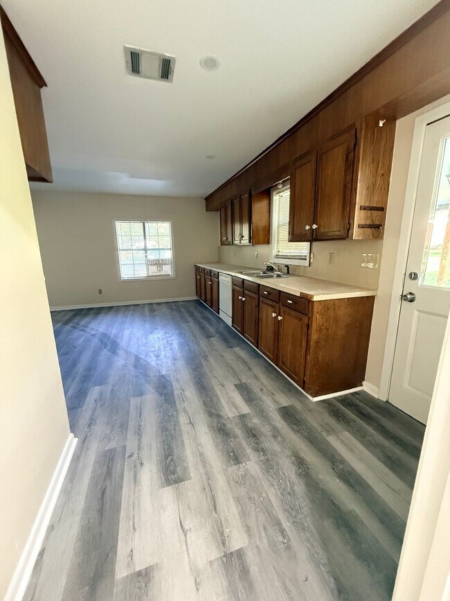 Building Photo - Charming Family Home in Blanchard, La!