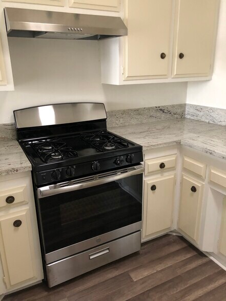 kitchen - 1342 10th St