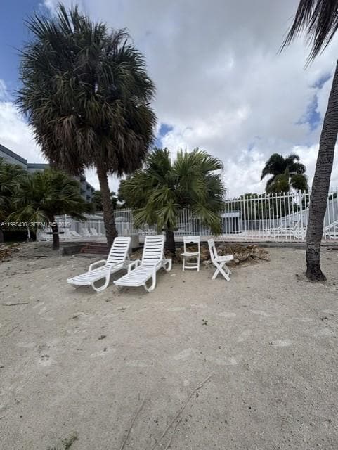 Building Photo - 9351 Fontainebleau Blvd