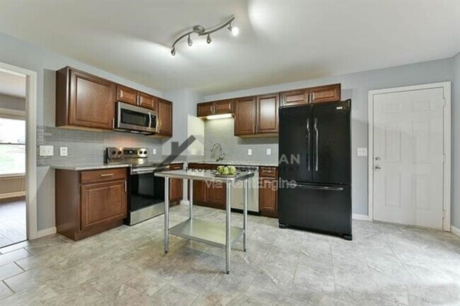Building Photo - 4112 Lazyriver Ln